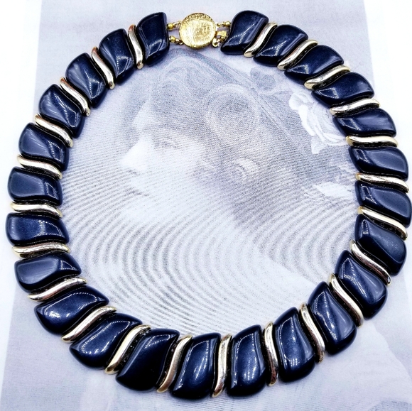 Vintage Jewelry - Vintage black and gold tone lucite necklace